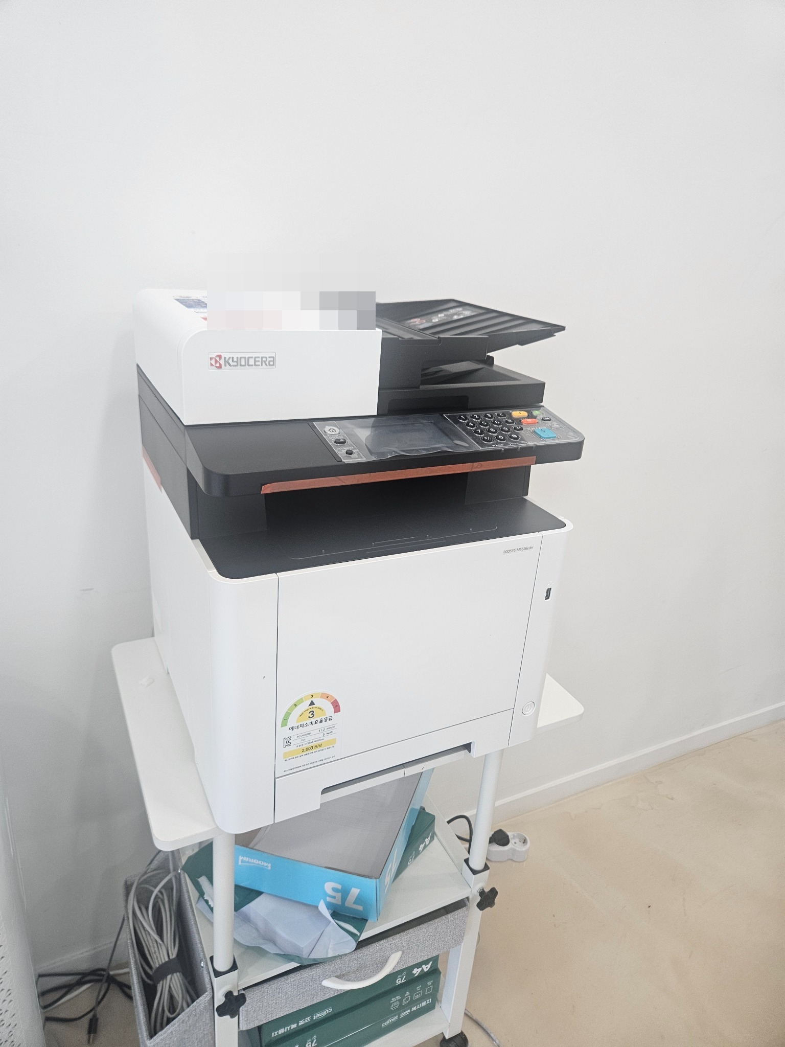 교세라 ECOSYS M5526 복합기 측면과 ADF 모습