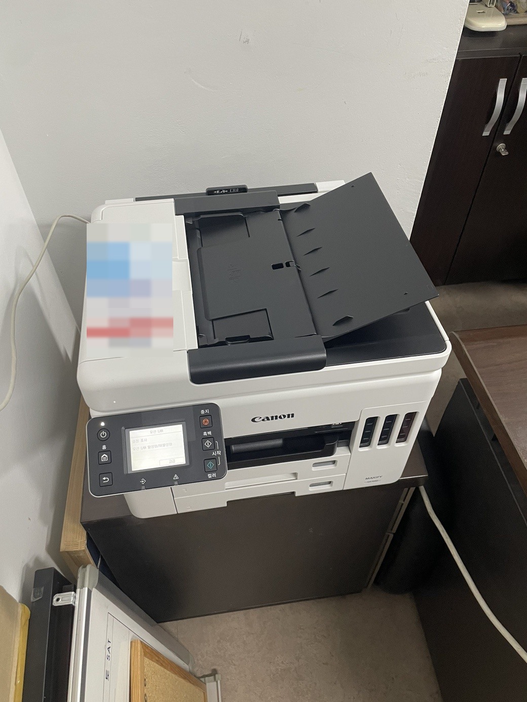 기기 오른쪽 잉크 잔량 확인창과 조작 패널